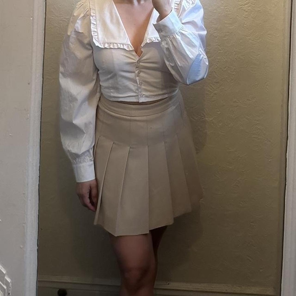 Aritzia Beige Pleated Mini Skirt